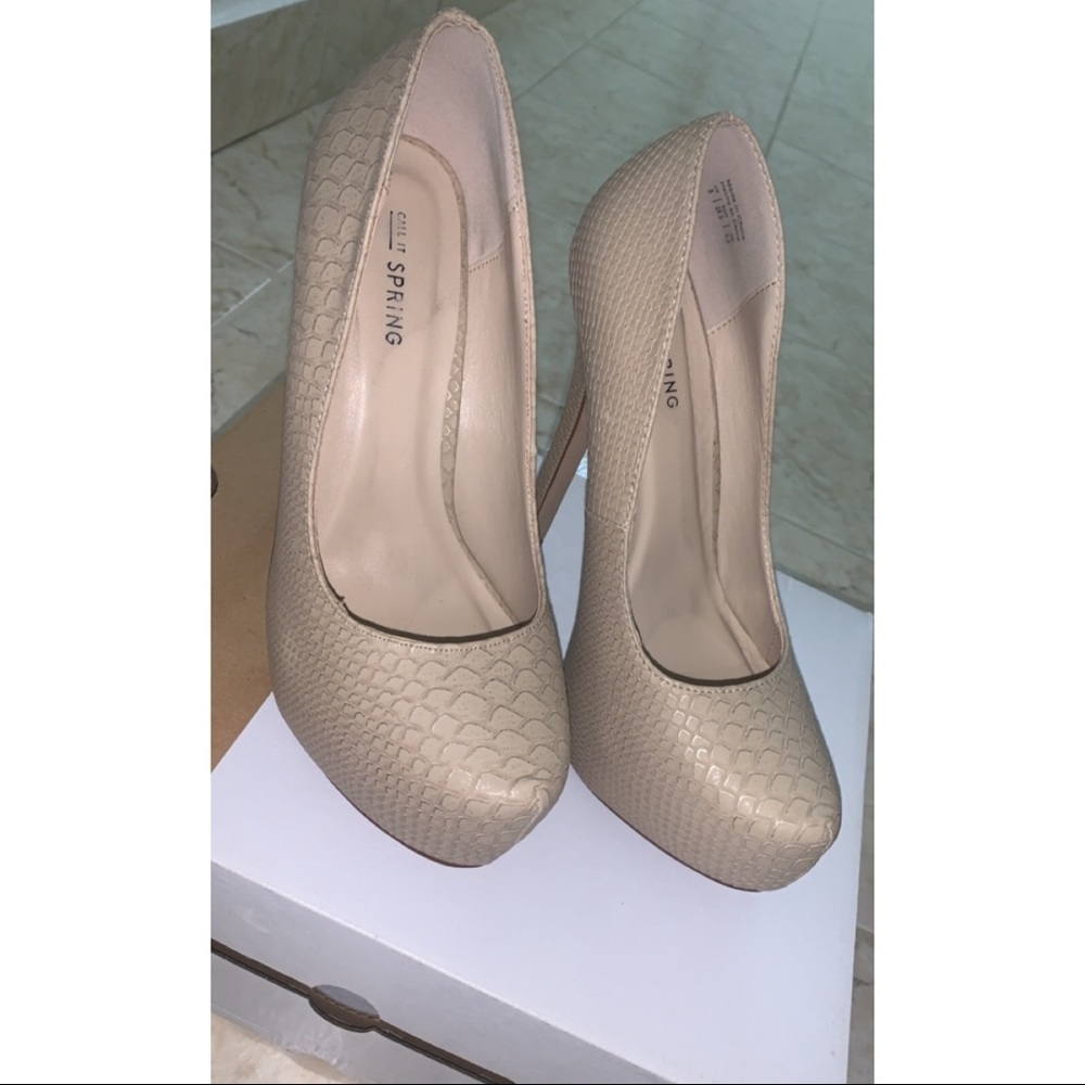 COPY - Nude High Heel Pumps